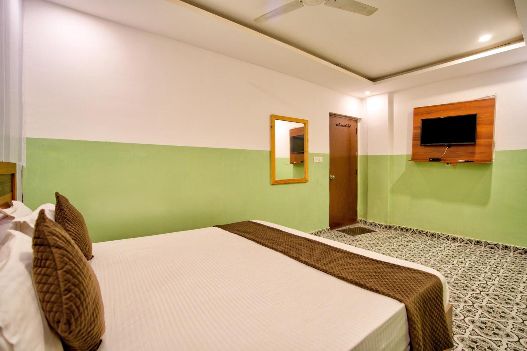 Golden Rice Resort & Cottages Candolim Exterior foto